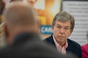 Blunt says the U.S. should push back against Russian hacking