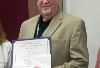 Photo of Local physician receives MOCAN Healthcare Professional Award