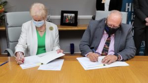 Freeman & Crowder sign apprentice program agreement