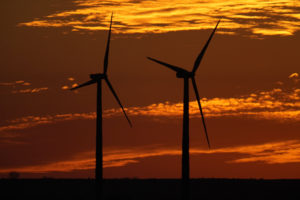 Wind energy plants in Kansas, Iowa closing, could reopen