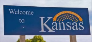 Kansas lawmakers return to tax cut debate; maps scrutinized