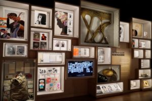 How does it f-e-e-e-e-l? Bob Dylan museum opening in Tulsa