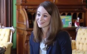 Sheena Greitens pushes back saying the public nature of their divorce is Eric Greitens’ fault