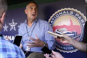 Cards extend operations president John Mozeliak through 2025