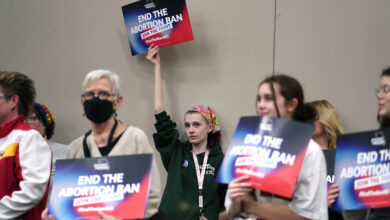 Photo of A judge says Missouri’s abortion ban isn’t enforceable, but there’s no start date for abortions