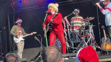 Photo of KT Tunstall entertains as CPKC Holiday Train rolls into Joplin