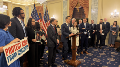 Photo of Hawley introduces bill to protect kids from AI chatbots