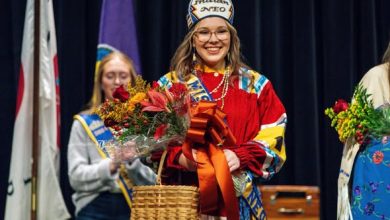Photo of Zoe Sitsler chosen as Miss Indian NEO