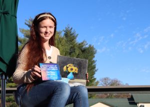 Teen First Place – Isabella Thompson for Floral Still Life