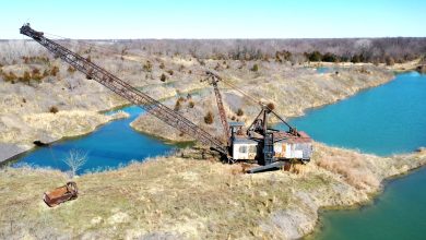 Photo of Page 618 Walking Dragline begins its journey to Franklin, Kansas